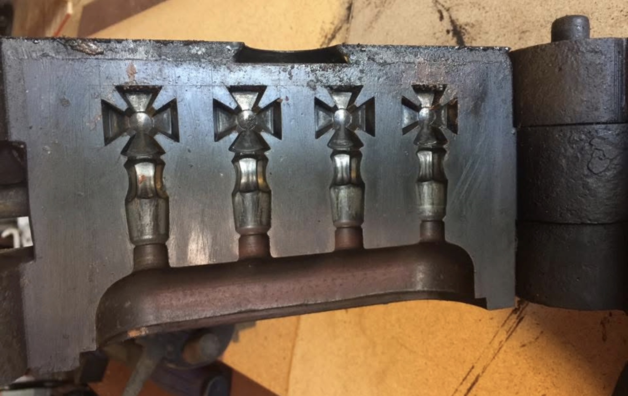 Grecian Cross Stopper 