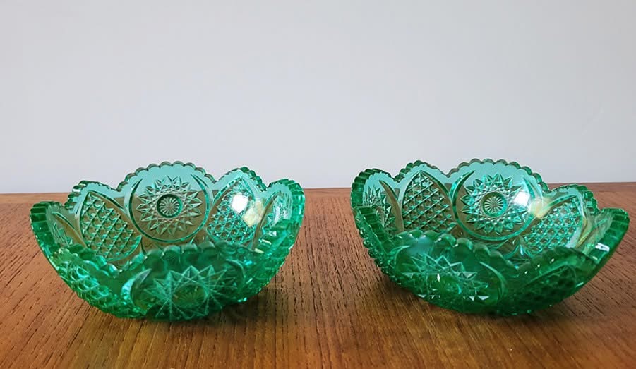Rosette Berry Bowls in Green