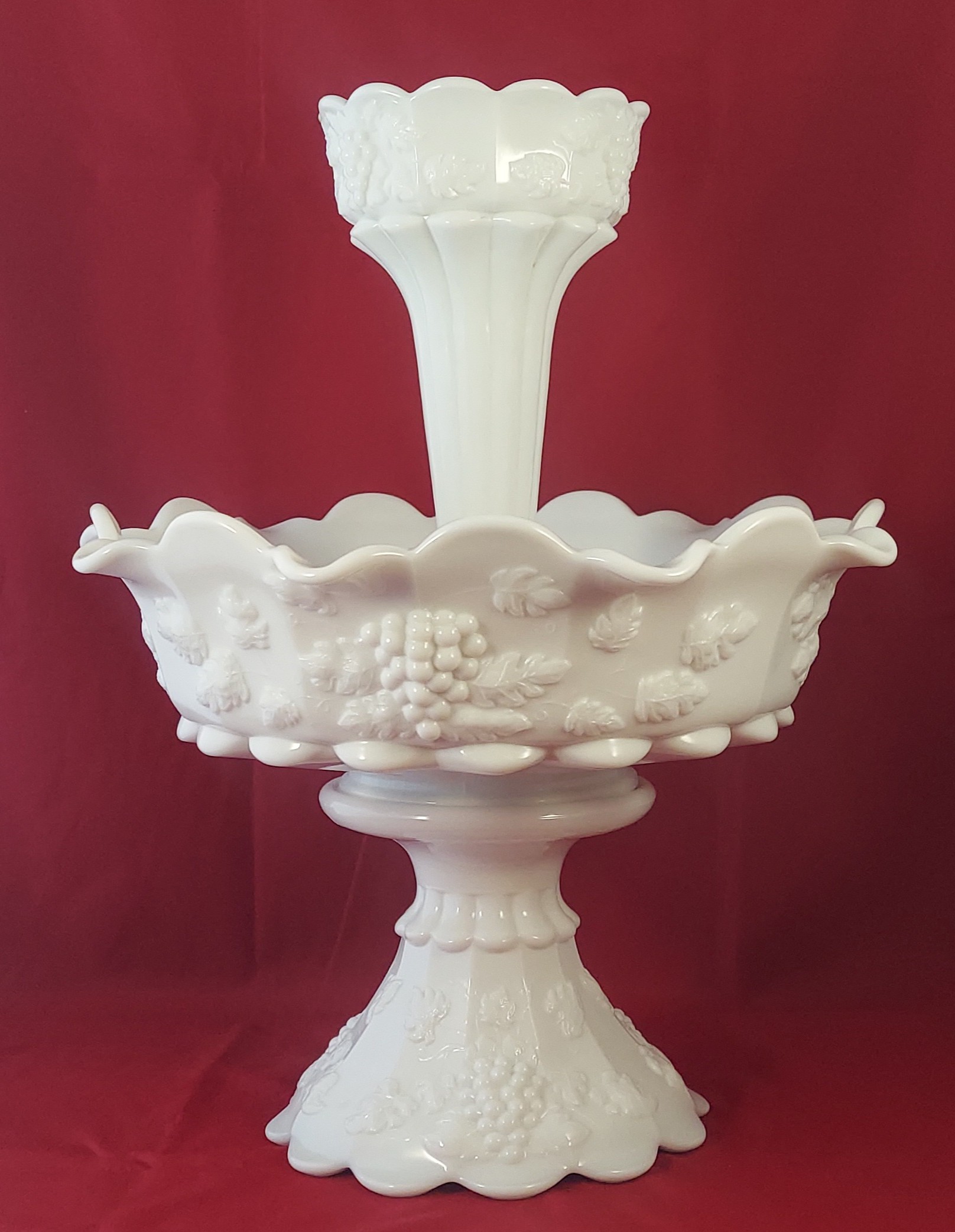 Lipped Epergne with Skirted Vase