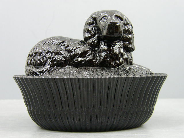 Dog on Ribbed Base 